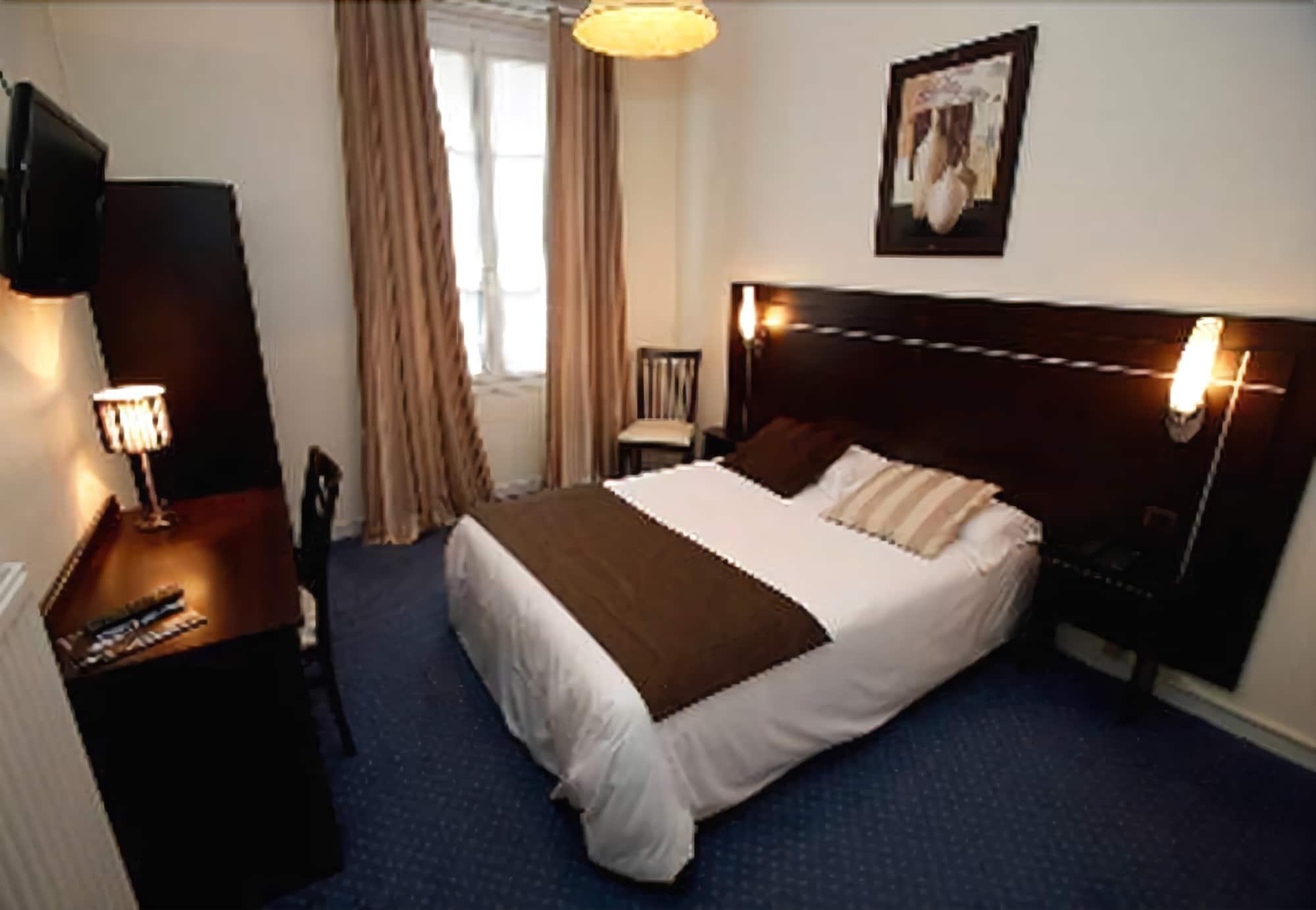 Le Saint Louis Hotel Versalles
